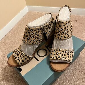 TOMS Leopard Print Canvas Majorca Open-toe Cutout Sz 7